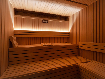 Piscina interior y Sauna